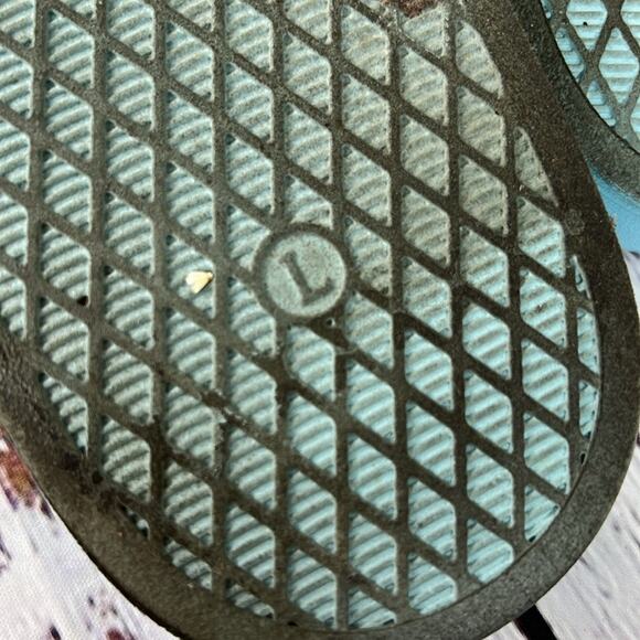 Victoria's Secret Striped Faux Fur Slides size Large - Picture 13 of 14